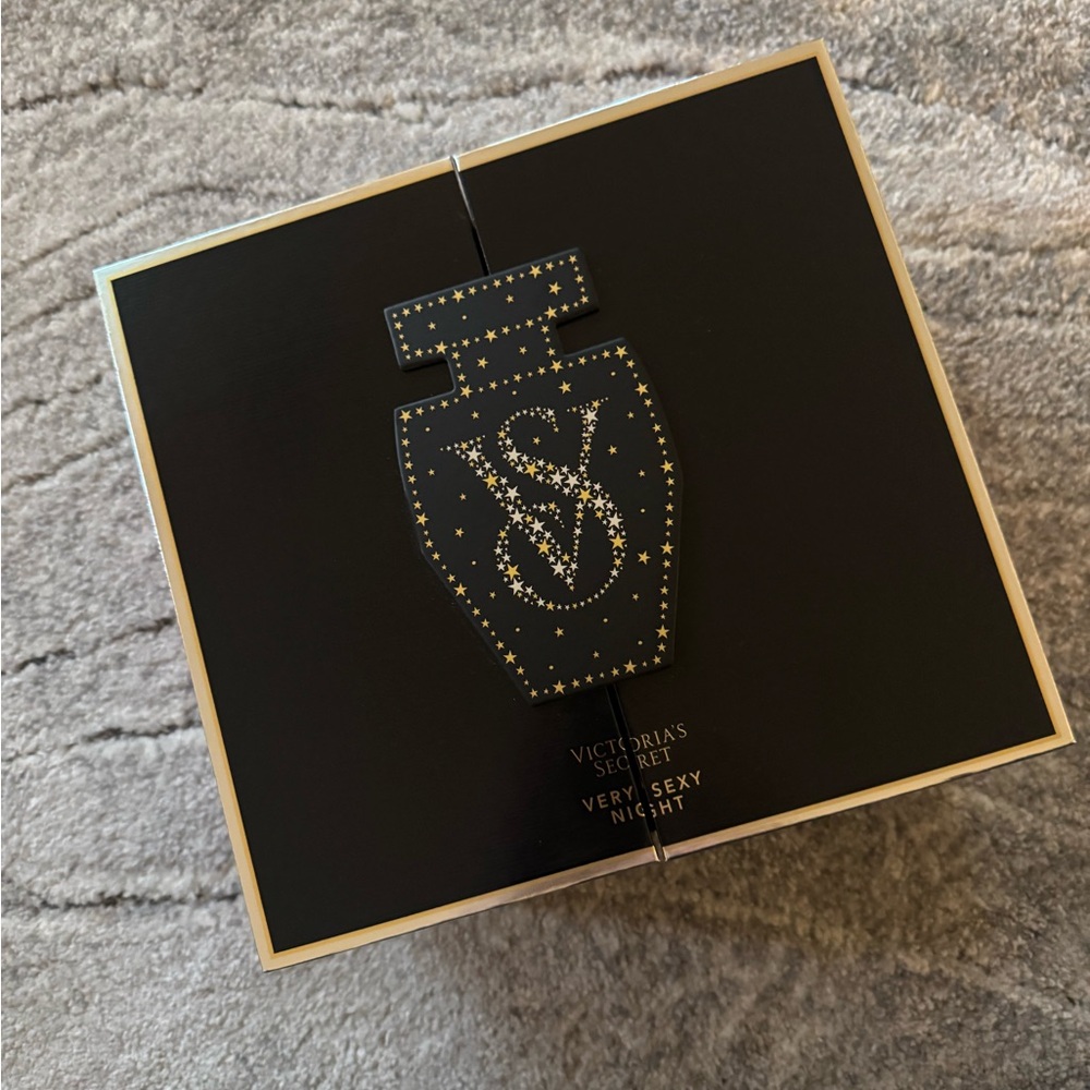 Victoria Secret- very sexy night fragrance gift set